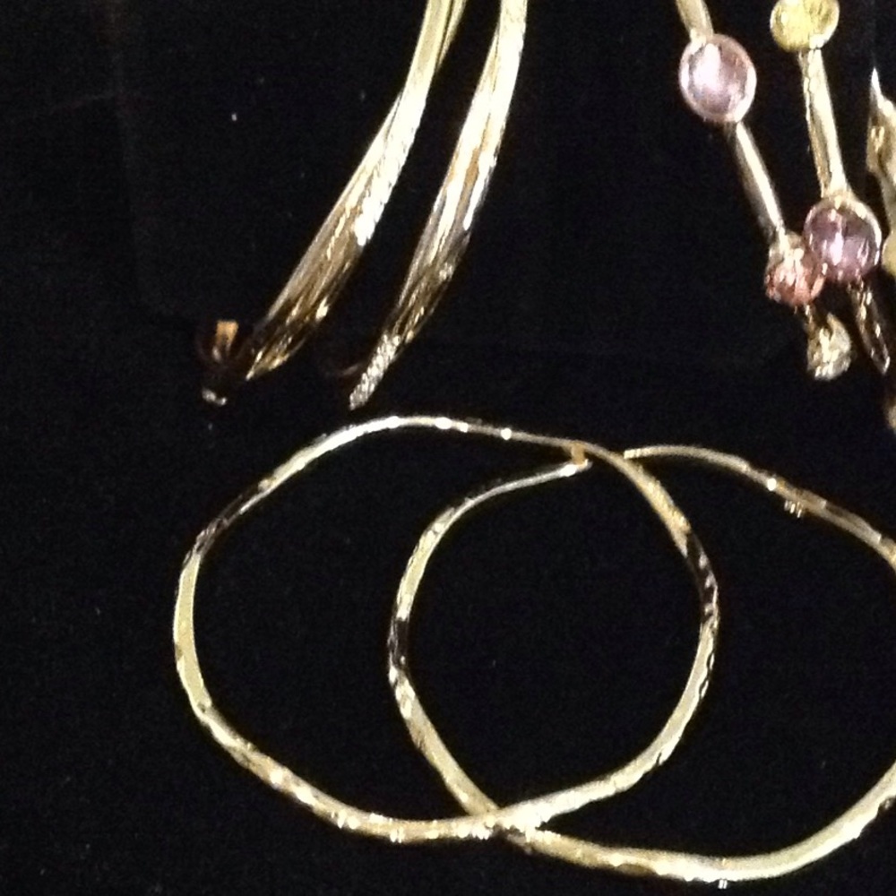 6 lovely Goldtone Bangles to fit a small wrist